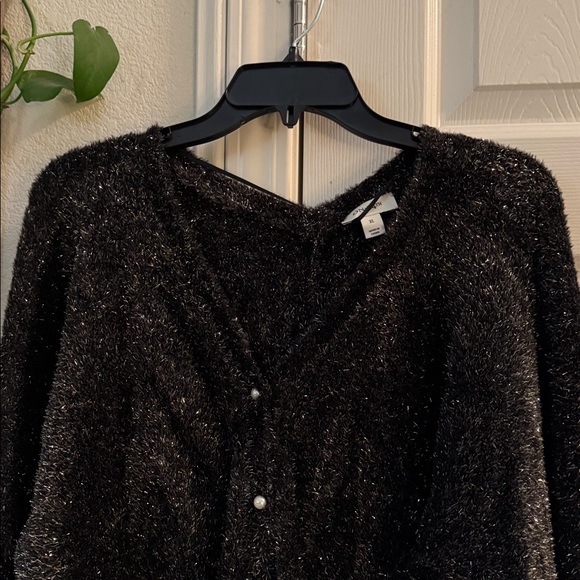 On 34th Sweater - Picture 2 of 13